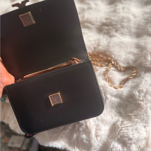 Tory Burch Black and Gold Crossbody Bag with Quilted Leather - Picture 9 of 15